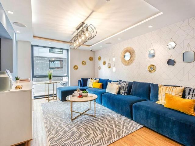 1 bedroom private hall to rent