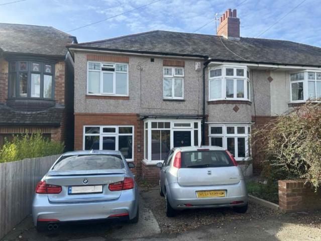 1 bedroom private hall to rent