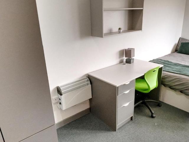 1 bedroom private hall to rent