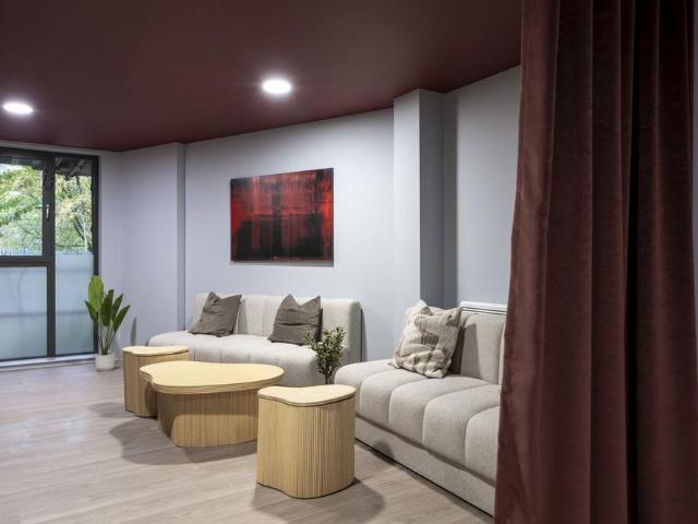 1 bedroom private hall to rent