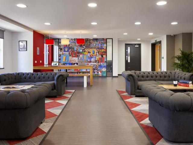 1 bedroom private hall to rent