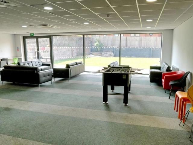 1 bedroom private hall to rent