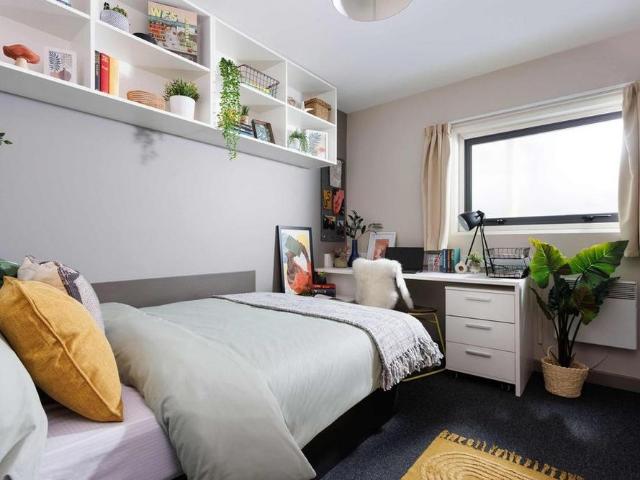 1 bedroom private hall to rent