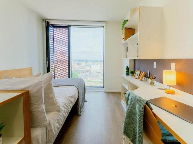 1 bedroom private hall to rent