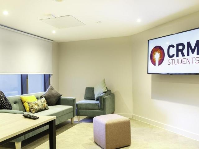 1 bedroom private hall to rent