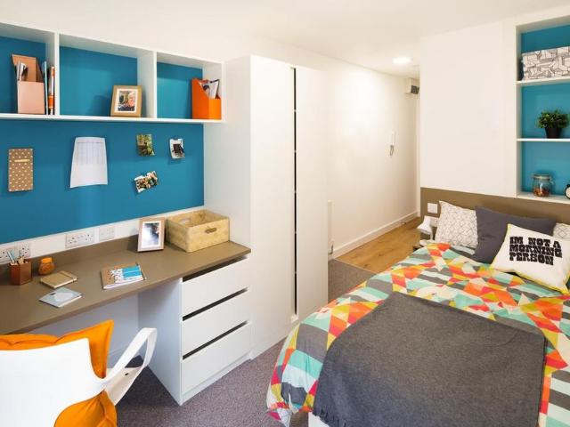 1 bedroom private hall to rent