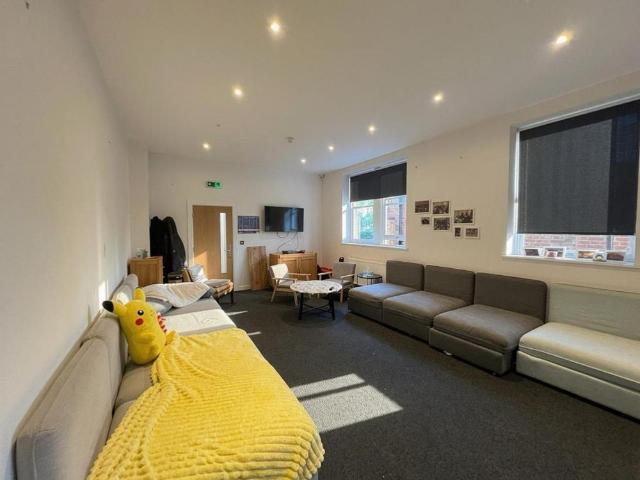 1 bedroom private hall to rent