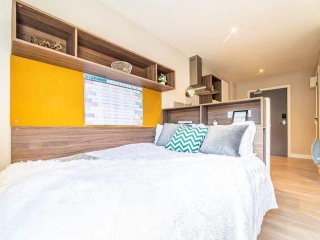1 bedroom private hall to rent