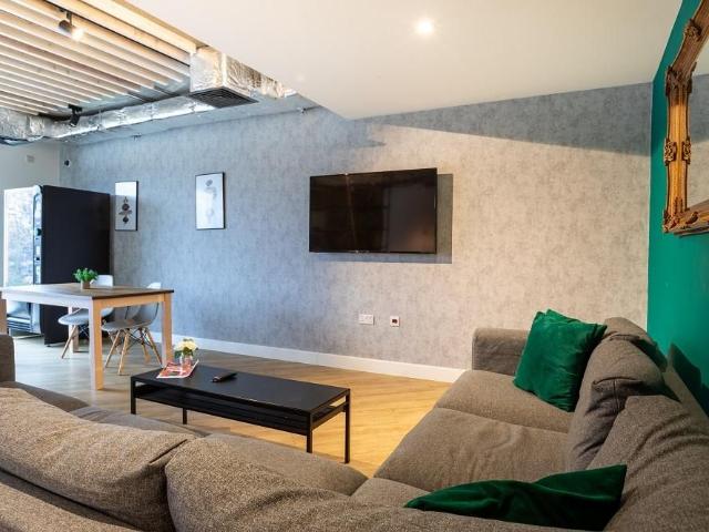 1 bedroom private hall to rent