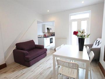1 Bedroom Private Hall To Rent In Artizan Road, Abington, NN1