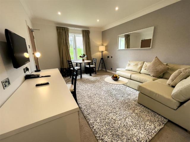 1 bedroom private halls to rent