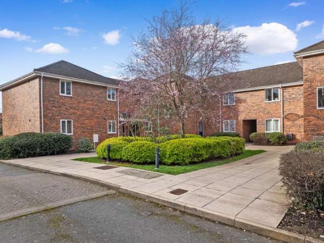 1 Bedroom Ground Maisonette Flat