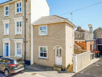 1 Bedroom End Of Terrace House