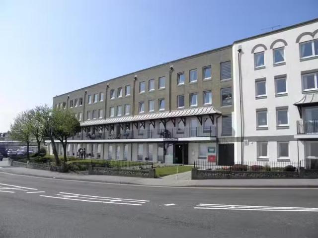 1 bedroom property for rent in Wellington Crescent, Ramsgate.