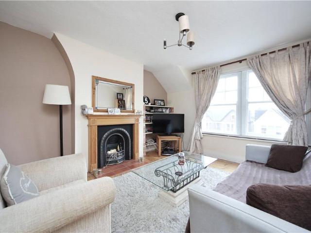 1 bedroom property in Cavendish Road, Clapham South, London, SW12 £2,500 pcm | Chestertons