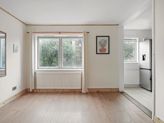 1 bedroom property in Calshot Street, Islington, London, N1 £2,100 pcm | Chestertons