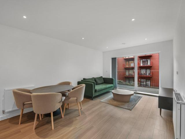 1 bedroom property in Calvary Court, Woolwich, London, SE18 £1,900 pcm | Chestertons