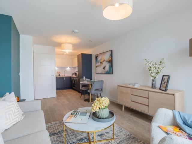 1 bedroom property in Centenary Plaza, Southampton, SO19 £1,399 pcm | Chestertons