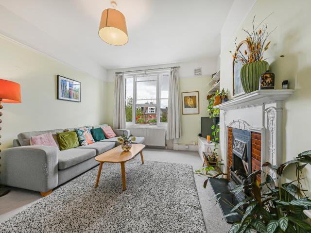 1 bedroom property in Anson Road, Tufnell Park, London, N7 £2,200 pcm | Chestertons