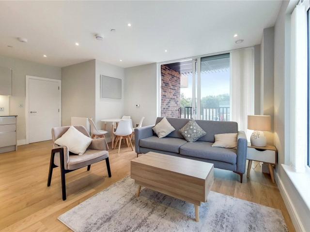 1 bedroom property in Greyhound Parade, London, SW17 £2,150 pcm | Chestertons