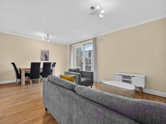 1 bedroom property in Duke Shore Wharf, 106 Narrow Street, London, E14 £2,800 pcm | Chestertons
