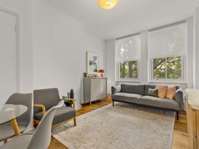 1 bedroom property in Holsworthy Square, Elm Street, London, WC1X £2,708 pcm | Chestertons