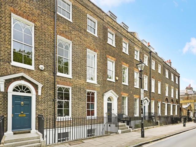1 bedroom property in Highbury Place, Highbury, London, N5 £2,800 pcm | Chestertons