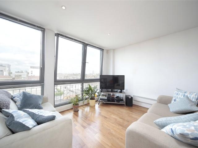 1 bedroom property in Modo Building, 2 Clement Avenue, Clapham, London, SW4 £2,350 pcm | Chestertons