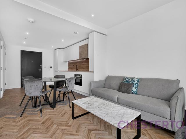 1 bedroom property in Makers Yard, London, E3 £2,253 pcm | Chestertons