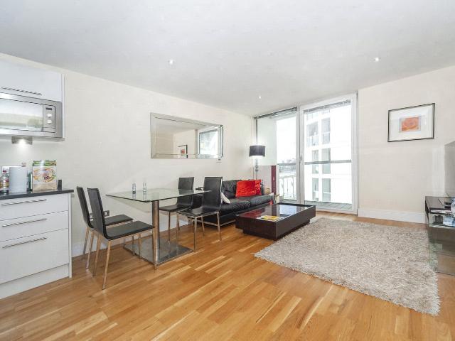 1 bedroom property in Millharbour, London, E14 £2,000 pcm | Chestertons