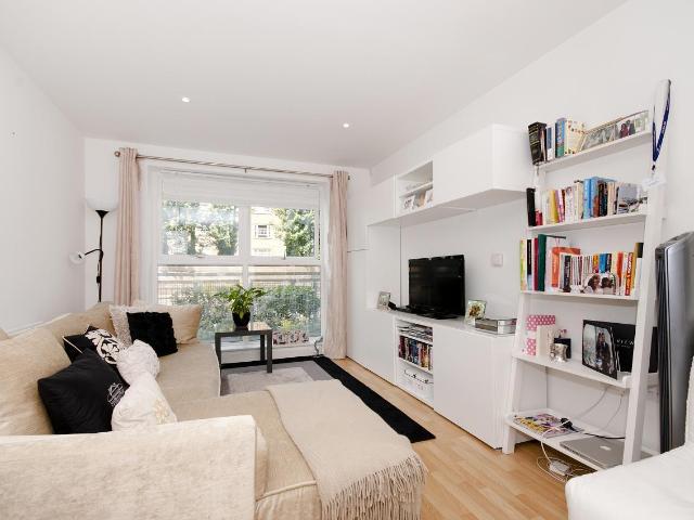 1 bedroom property in Northpoint House, 400 Essex Road, Islington, N1 £2,150 pcm | Chestertons