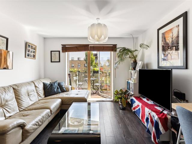 1 bedroom property in New Clocktower Place, London, N7 £2,450 pcm | Chestertons