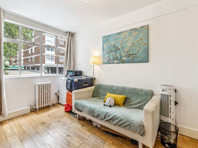 1 bedroom property in Romney Court, Shepherds Bush Green, London, W12 £1,725 pcm | Chestertons