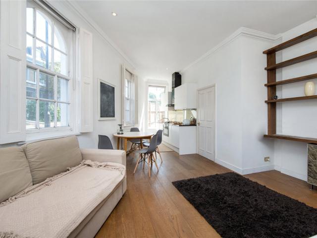 1 bedroom property in Torriano Avenue, London, NW5 £2,750 pcm | Chestertons