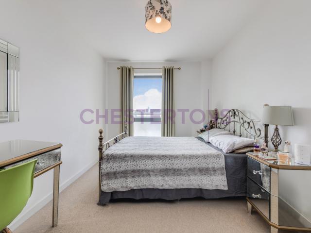 1 bedroom property in Yeoman Court, 15 Tweed Walk, London, E14 £2,000 pcm | Chestertons