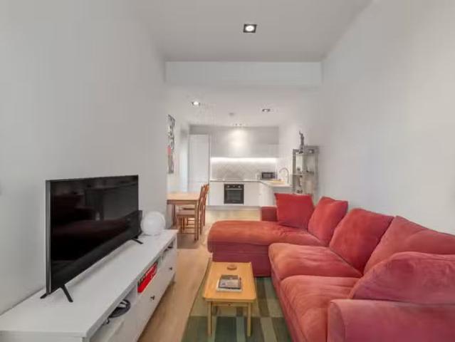 1 bedroom property to let in North Hill, Highgate, N6 £2,500.