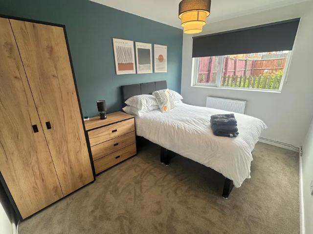 1 bedroom property to let in Austin Road, Bromsgrove £600 pcm