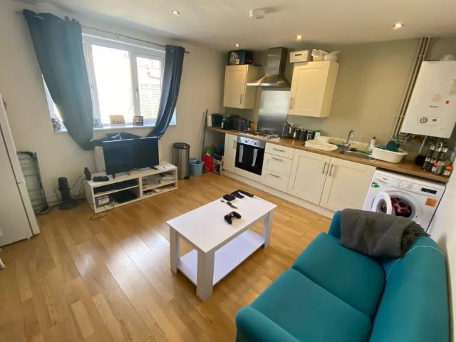 1 bedroom property to let in Alcester Road, Studley £775 pcm