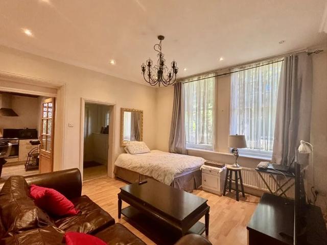 1 bedroom property to let in Amesbury Road,B13 £1,150 pcm