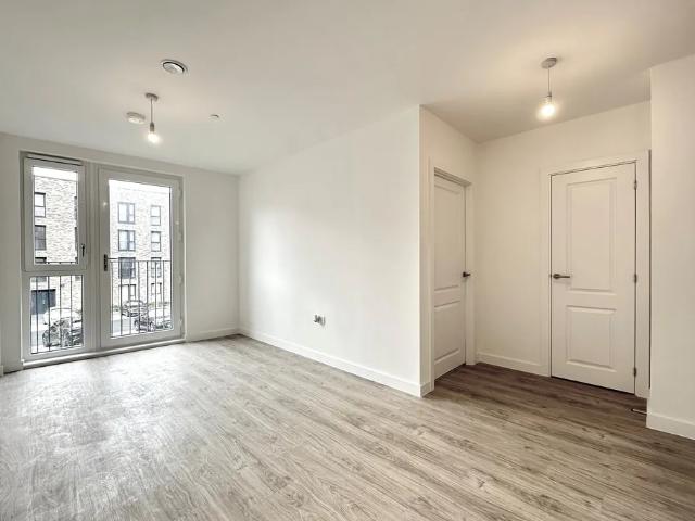 1 bedroom property to let in Belgrave Village, Griffiths Close B12 £975 pcm
