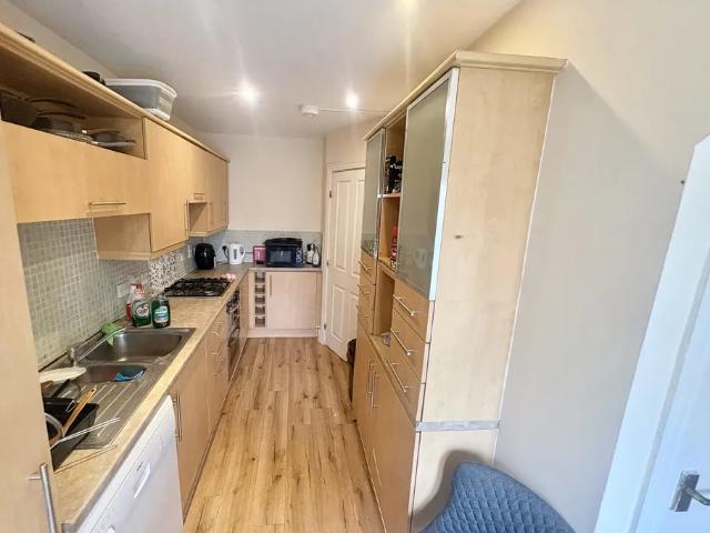 1 bedroom property to let in Central Park Drive, Hockley £500 pcm