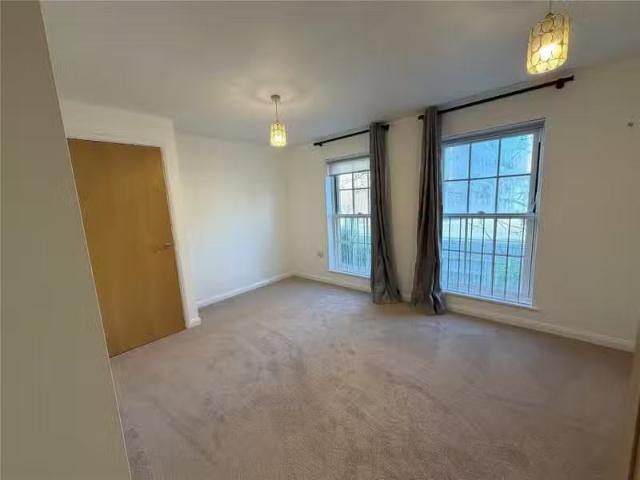 1 bedroom property to let in Cookham Road, Maidenhead, Berkshi.