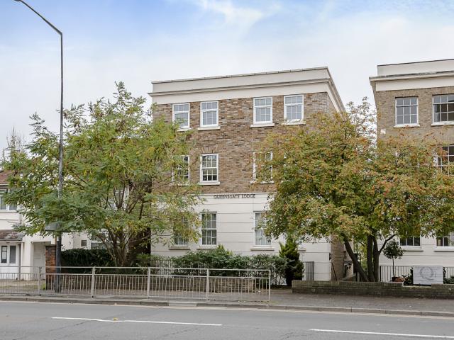 1 bedroom property to let in Cookham Road, Maidenhead, Berkshire, SL6 £1,200 pcm