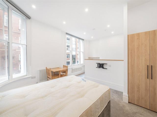 1 bedroom property to let in Fulham Road, London, SW3 £2,028 pcm
