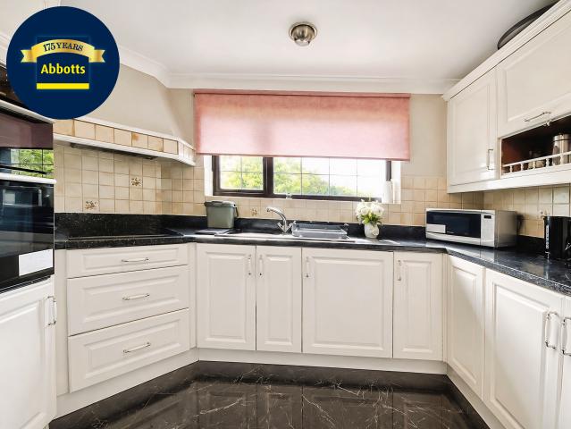1 bedroom property to let in Galleywood Road, Great Baddow CM2 £750 pcm