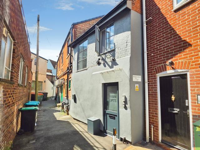 1 bedroom property to let in George Street, Colchester £850 pcm