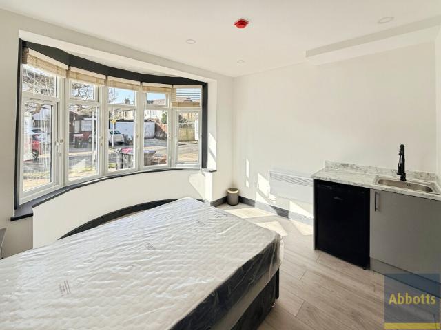 1 bedroom property to let in Glenhurst Road, Southend £750 pcm