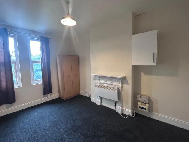 1 bedroom property to let in Gravelly Hill, Erdington, B23 £525 pcm