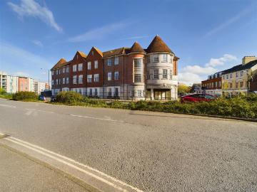 1 bedroom property to let in High street, crawley £1,250 pcm