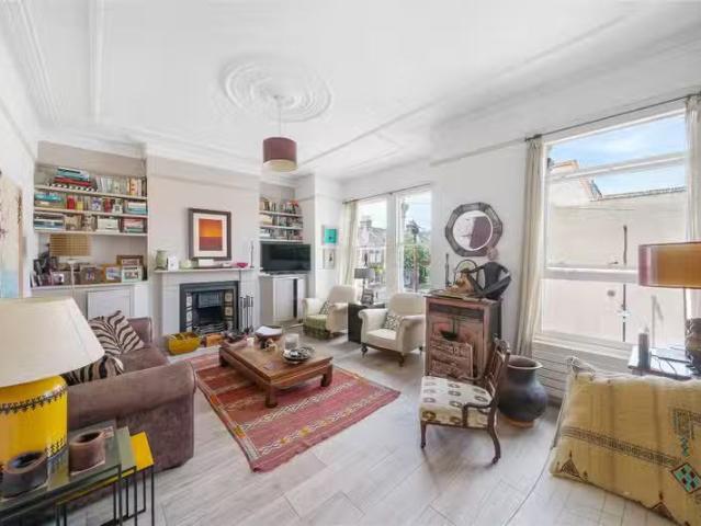 1 bedroom property to let in Klea Avenue, London, SW4 £2,800.